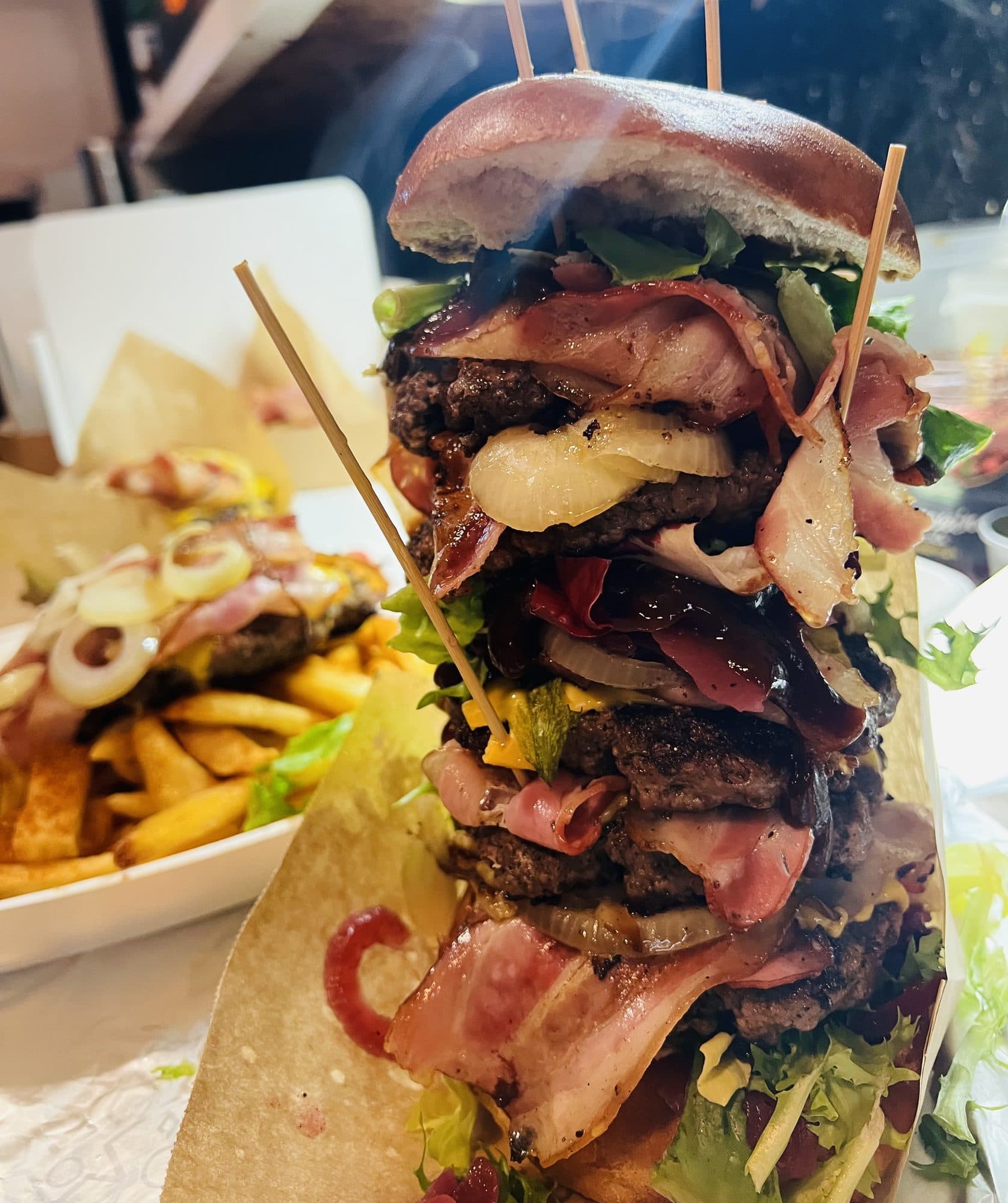 Bydlak - wielki burger z 500 gramami wołowiny